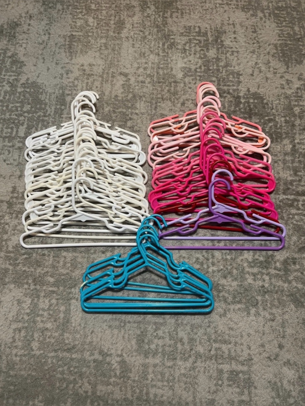 🔥4/20! 25 plastic kids hangers